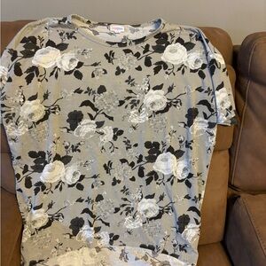 Lularoe women’s tshirt, small